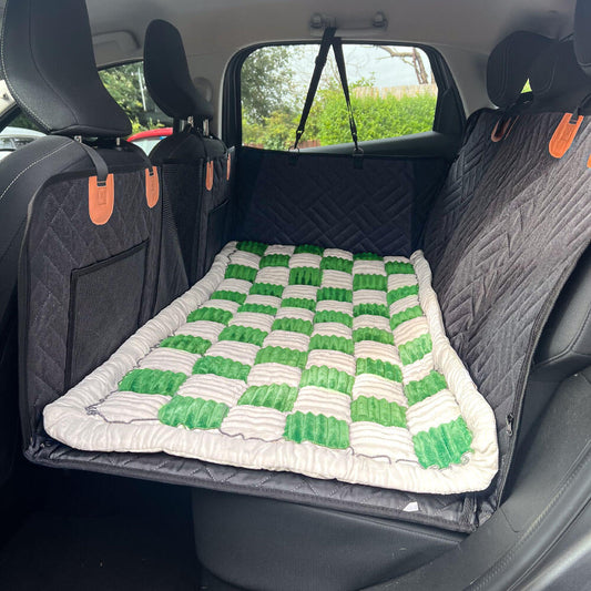 CoconAuto -Transformez chaque trajet en moment serein pour votre chien avec un siège auto confortable.